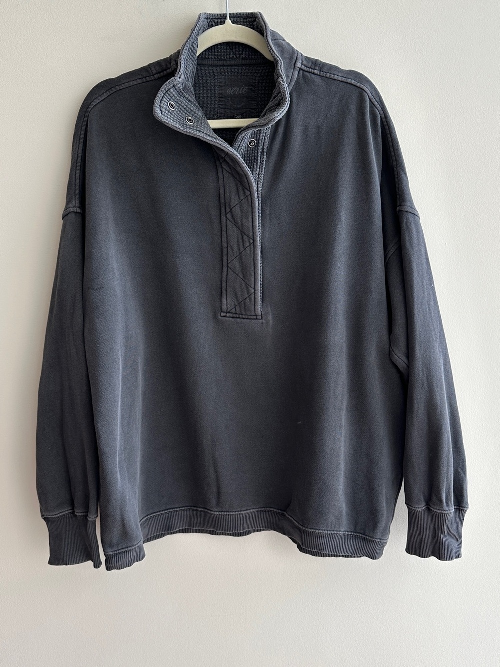 Aerie Getaway Quarter Snap Sweatshirt, Smoked Gray, Size Medium